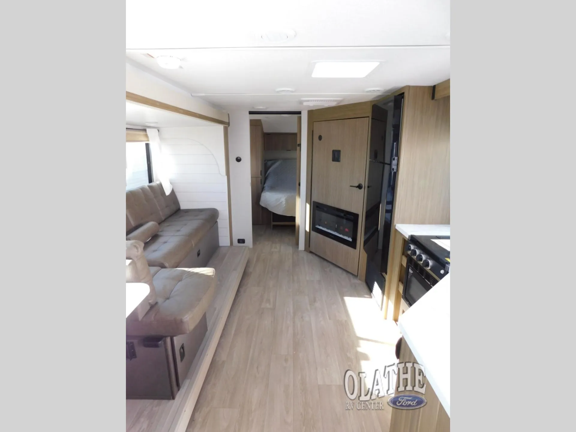 2026 Forest River Wildwood X-Lite 26ICE — Photo 7