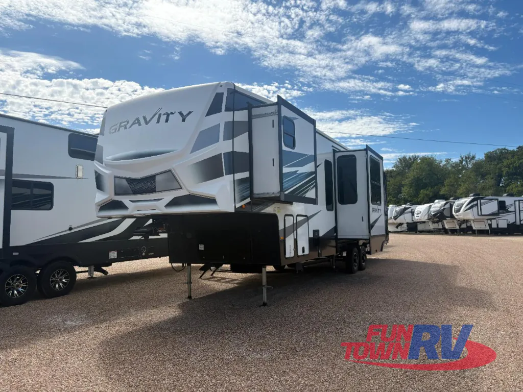2022 Heartland Gravity 3550, Photos photo 3