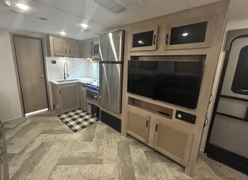 2023 Palomino Solaire 315DQBH - Photo 4