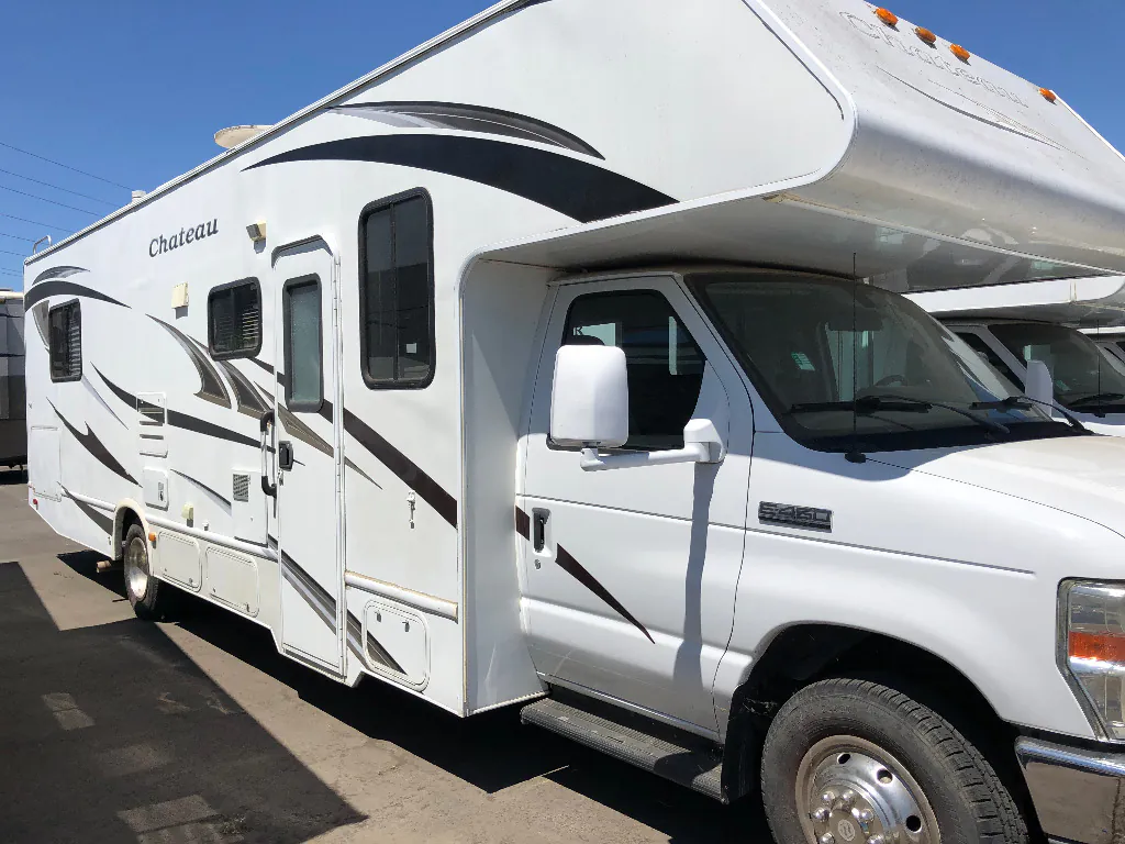 2011 Thor Motor Coach Chateau 31R - Main photo