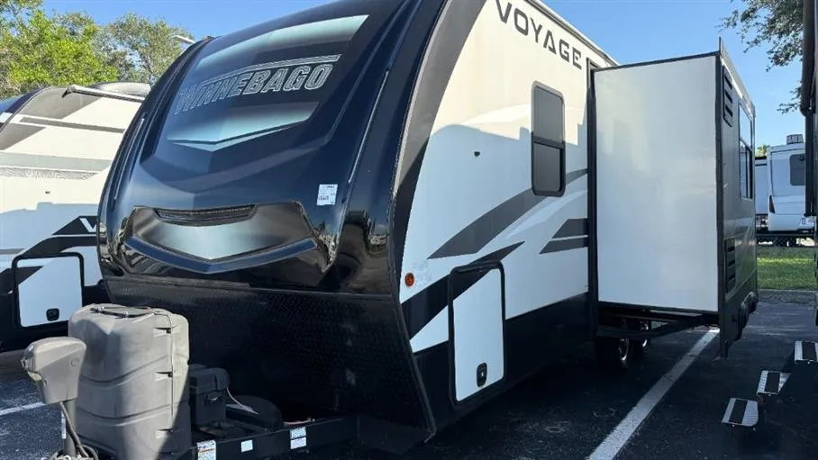 2021 Winnebago Voyage 2427RB - Photo 4