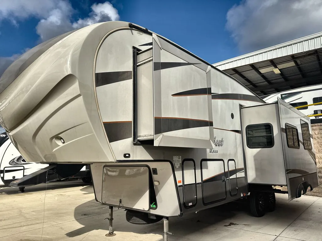 2017 Forest River Wildcat Maxx 262RGX - Photo 2