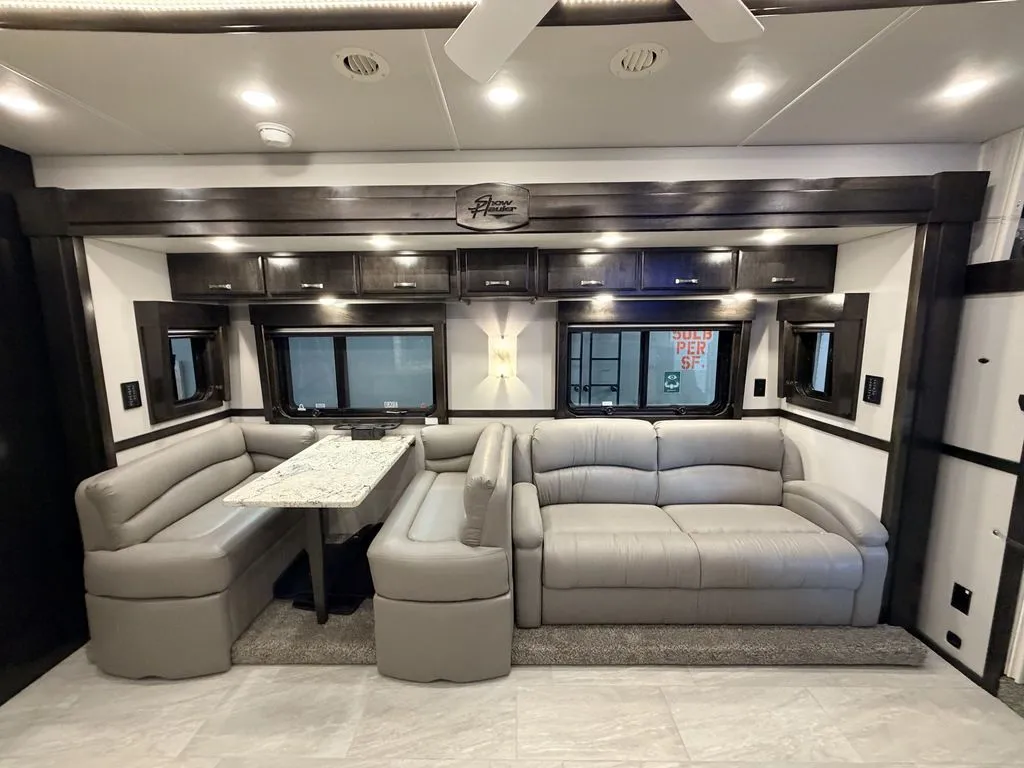 2026 ShowHauler 36KQSSL - Photo 4