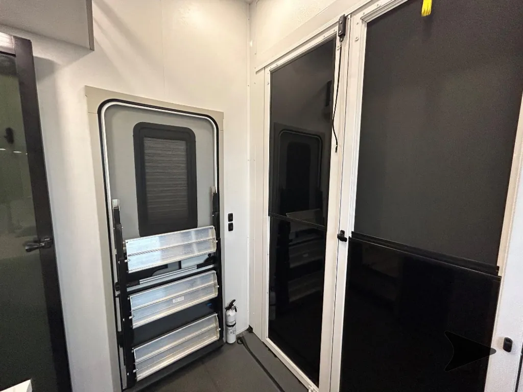 2025 Brinkley Model G 3250, Photos photo 48
