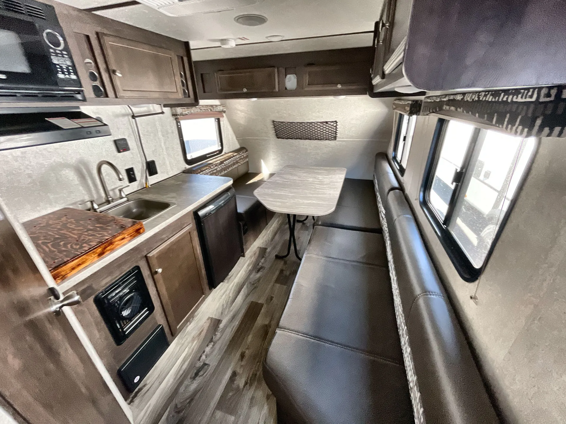 2018 Starcraft Autumn Ridge Outfitter 14RB — living area main