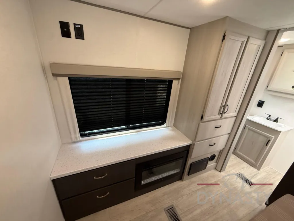 2027 Coachmen Catalina Legacy Edition 333DBDSCK, Photos photo 40