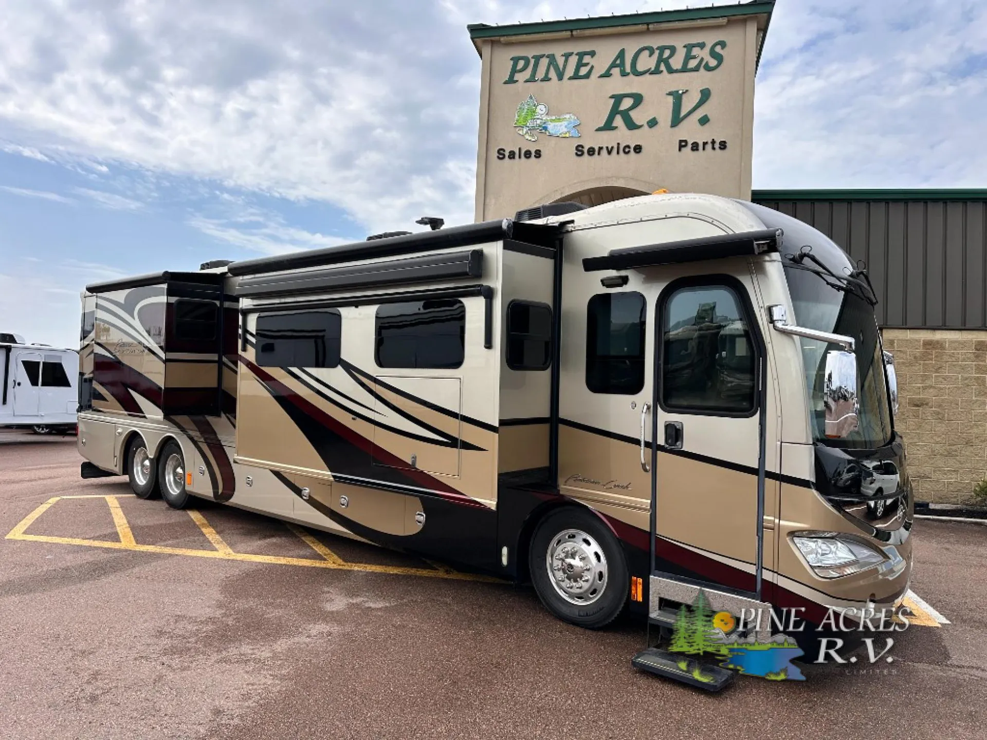 2013 American Coach American Revolution 42T - Photo 2