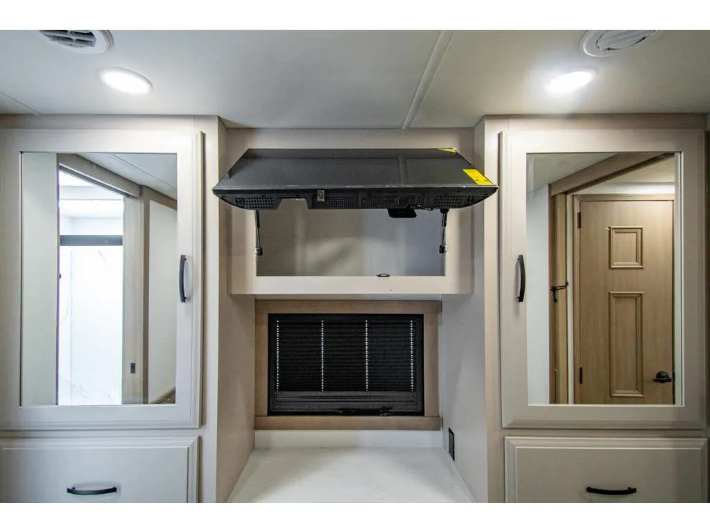 2027 Entegra Coach Emblem 36U, Photos photo 32