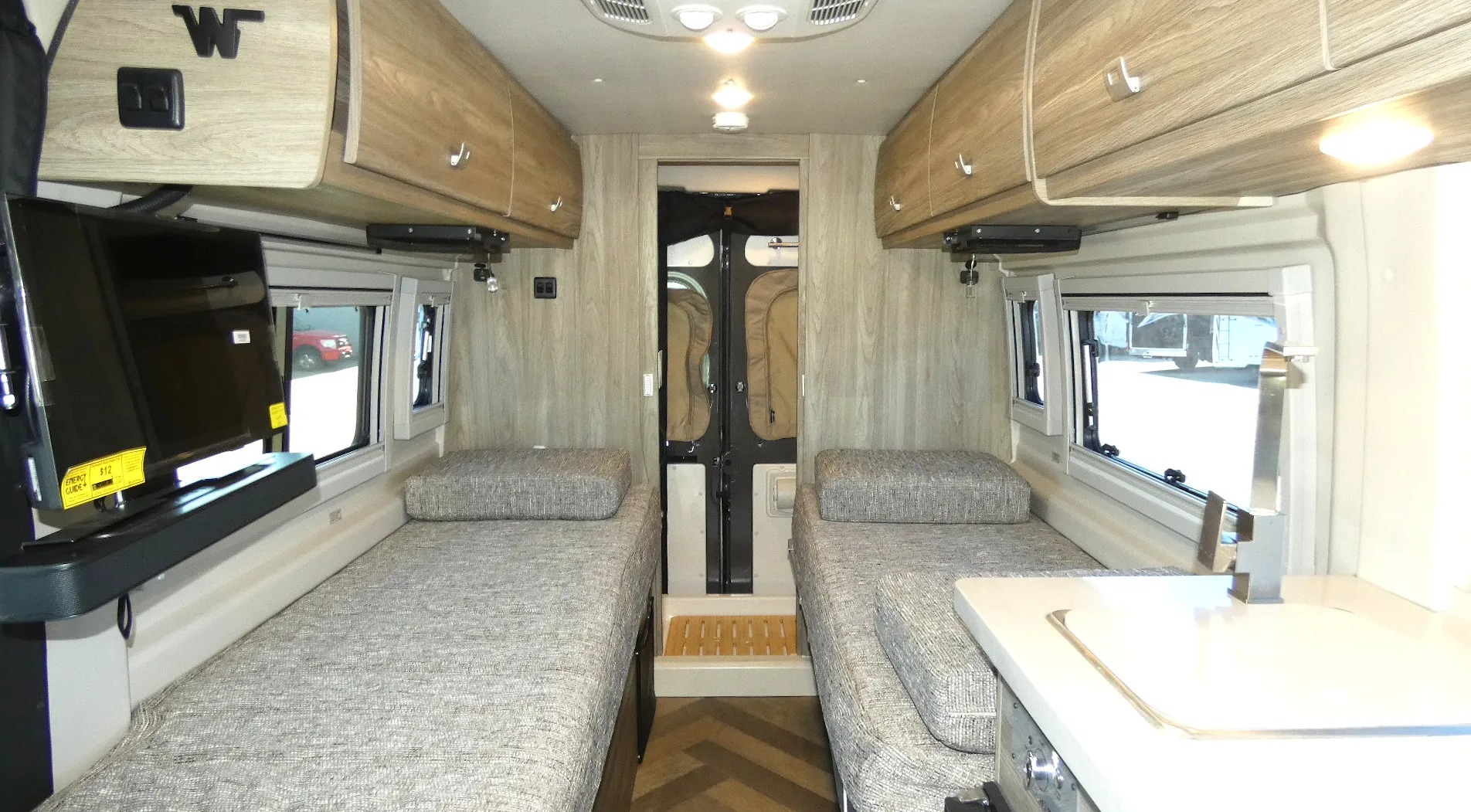 2027 Winnebago TRAVATO 59K - Photo 3