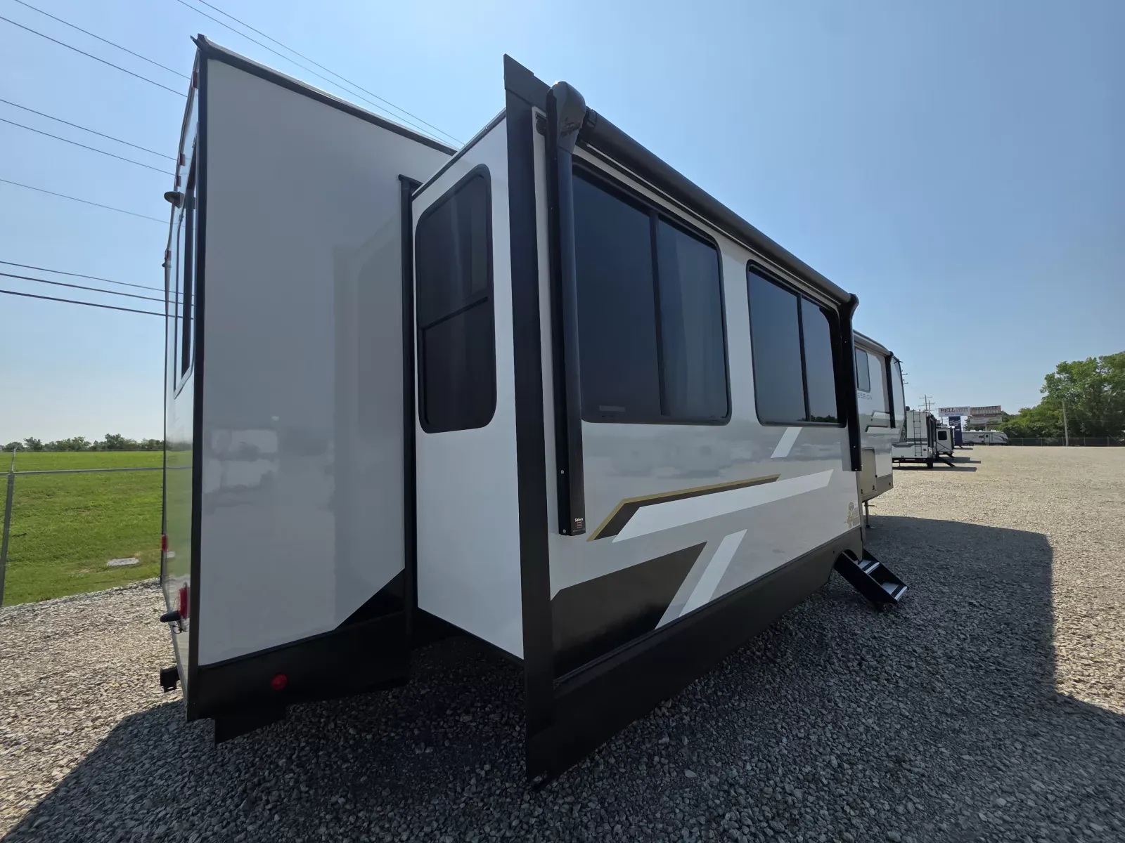 2027 Forest River Impression 360MYR — Photo 7