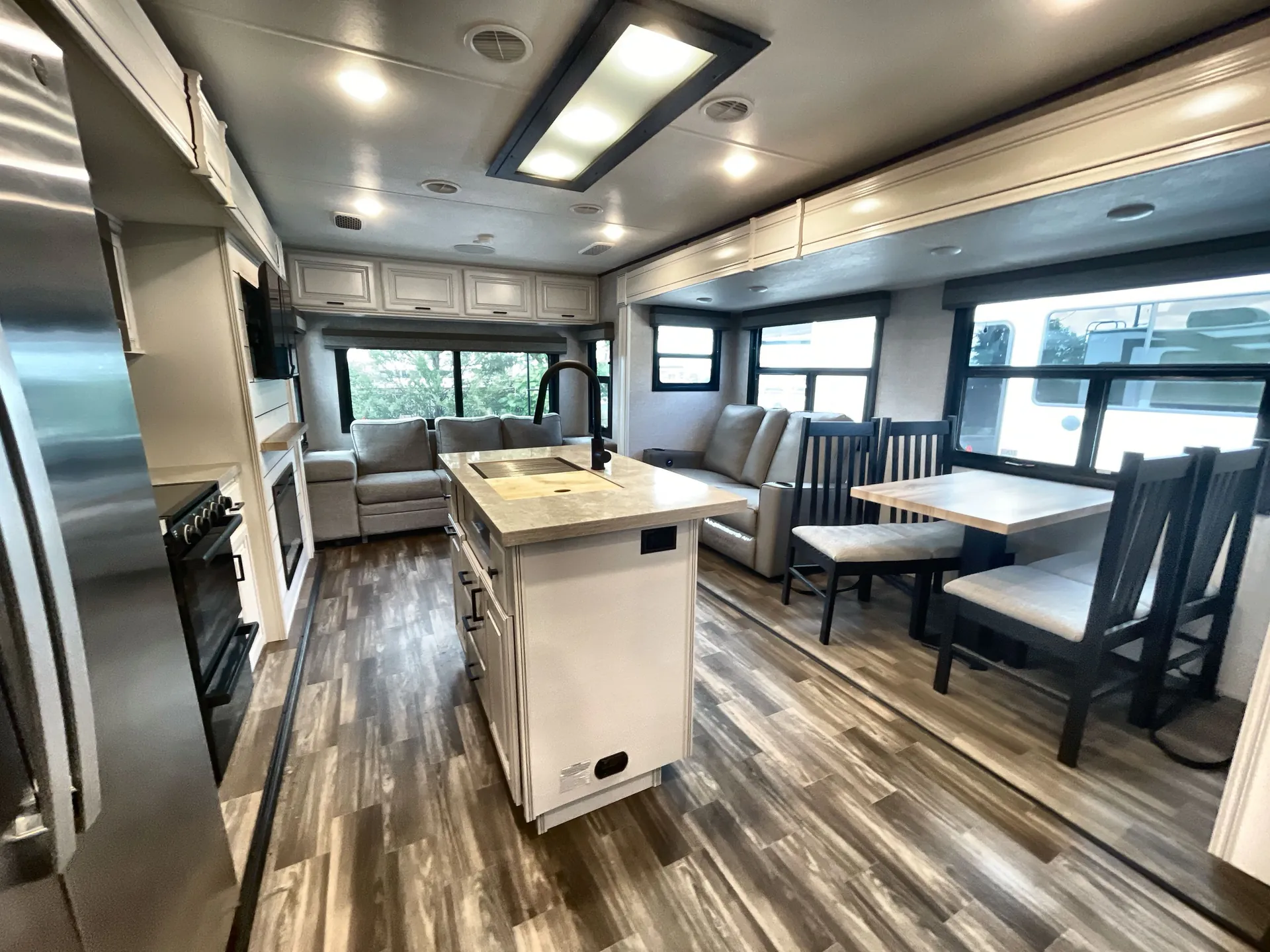 2024 Highland Ridge Open Range 322RLS — living area main