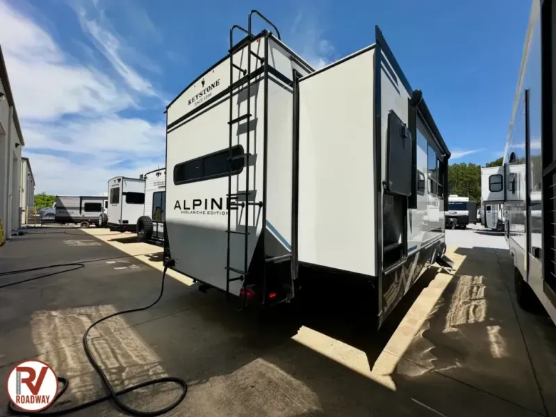2026 Keystone Alpine Avalanche Edition 379MB - Photo 3