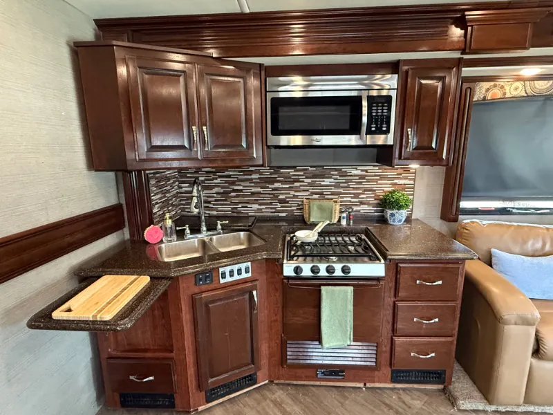 2018 Fleetwood Pace Arrow LXE 37R, Photos photo 5