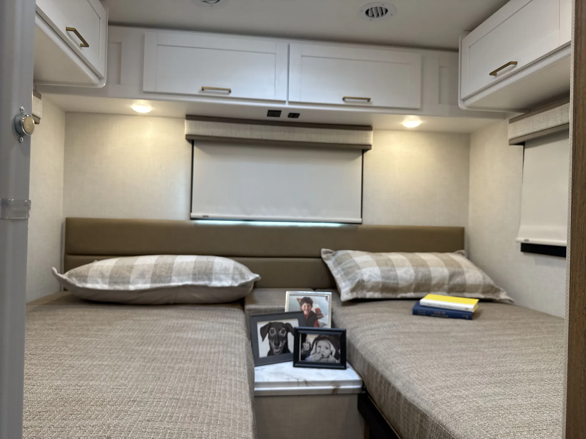2027 Thor Motor Coach Freedom Eddie Bauer EB24 — bedroom