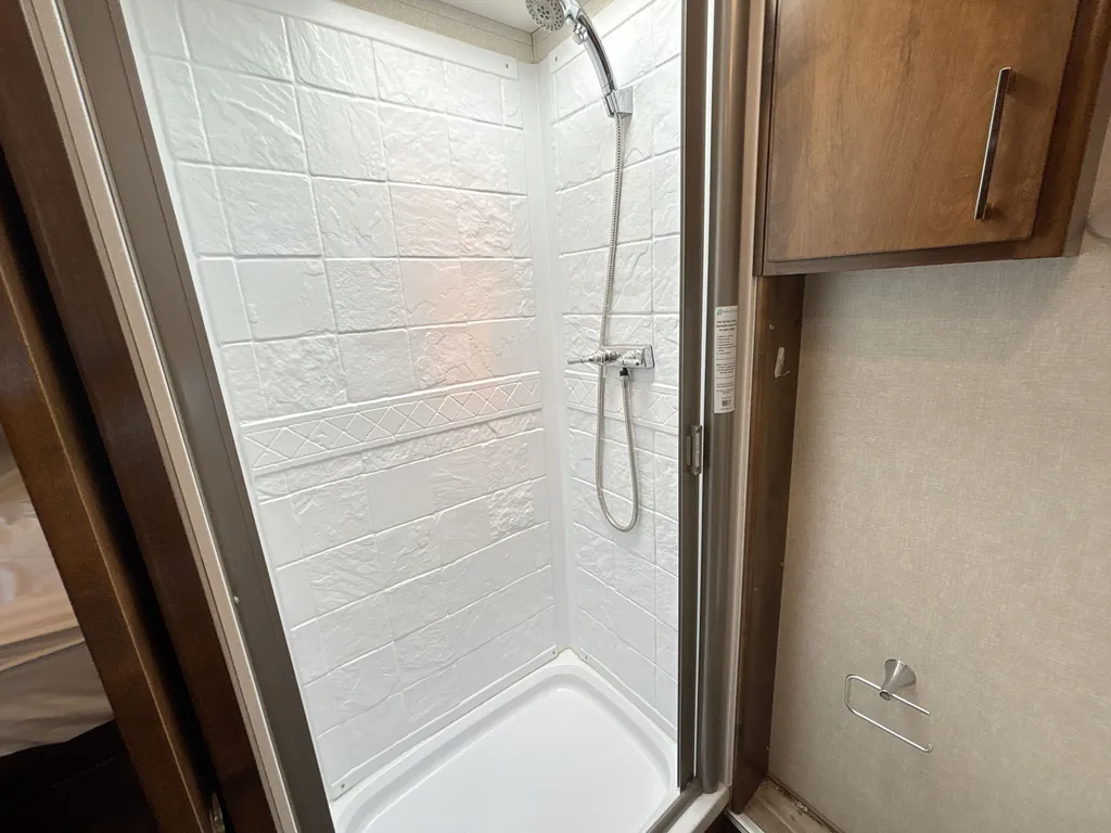 2019 Tiffin Wayfarer 25 QW, Photos photo 19