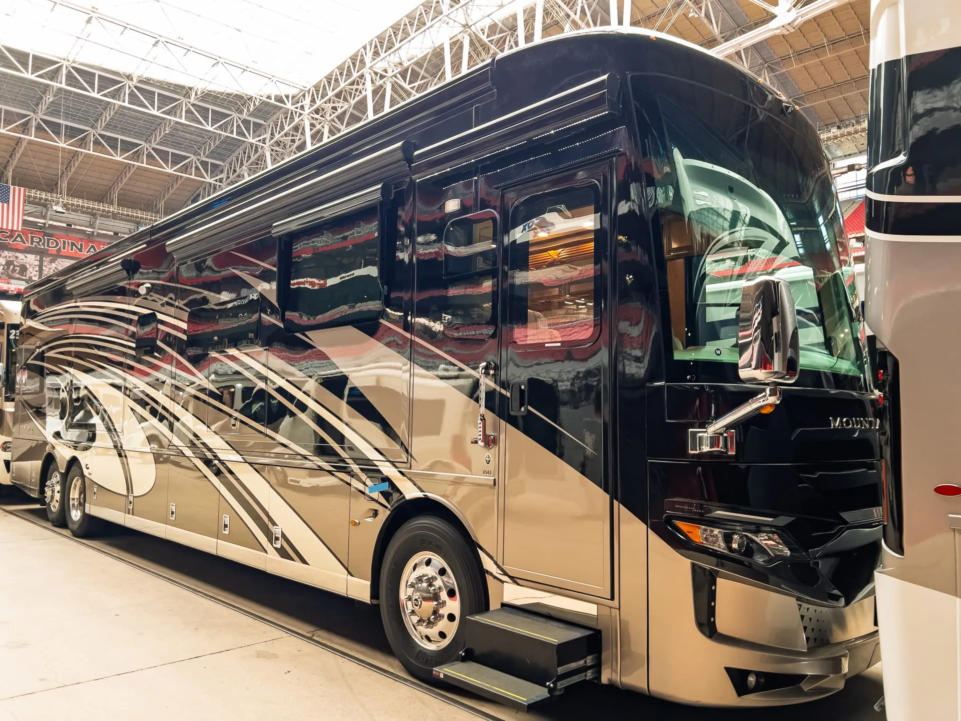 2022 Newmar Mountain Aire 4543 - Photo 2