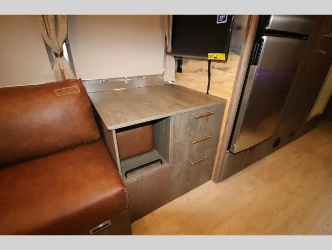 2026 Airstream Stetson + 6666 Special Edition 27FBQ - Photo 3