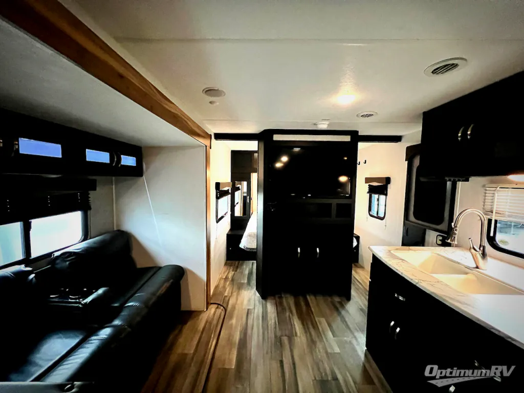 2022 Coachmen Freedom Express Select 31SE, Photos photo 5