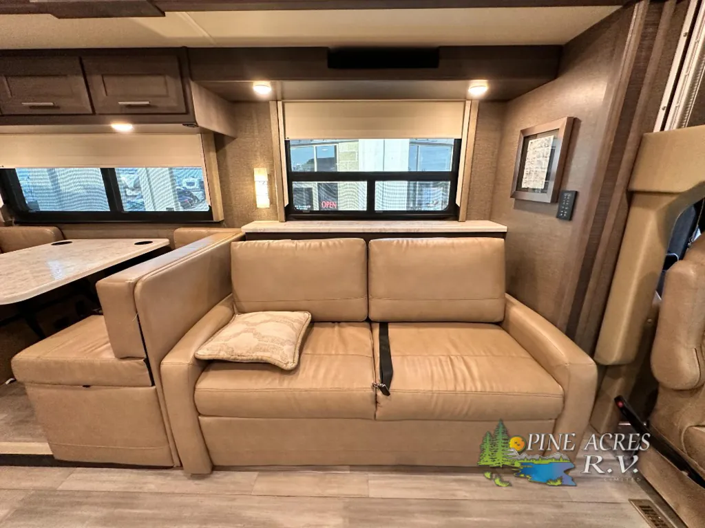 2022 Thor Motor Coach Challenger 35MQ, Photos photo 21