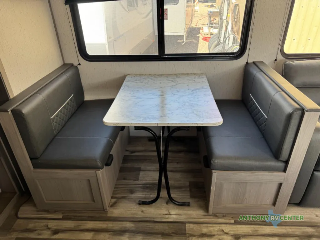 2023 Dutchmen Coleman Lantern LT 18FQ, Photos photo 9