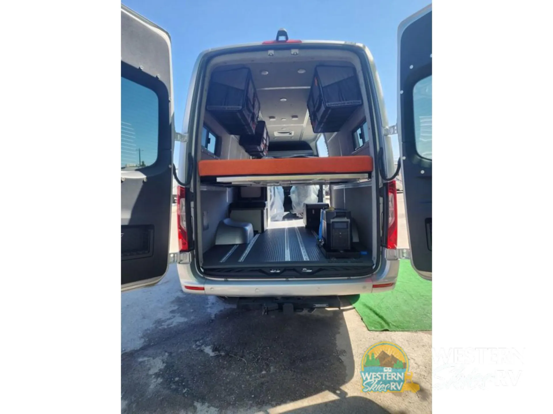 2023 Winnebago Adventure Wagon 70SE - Photo 4