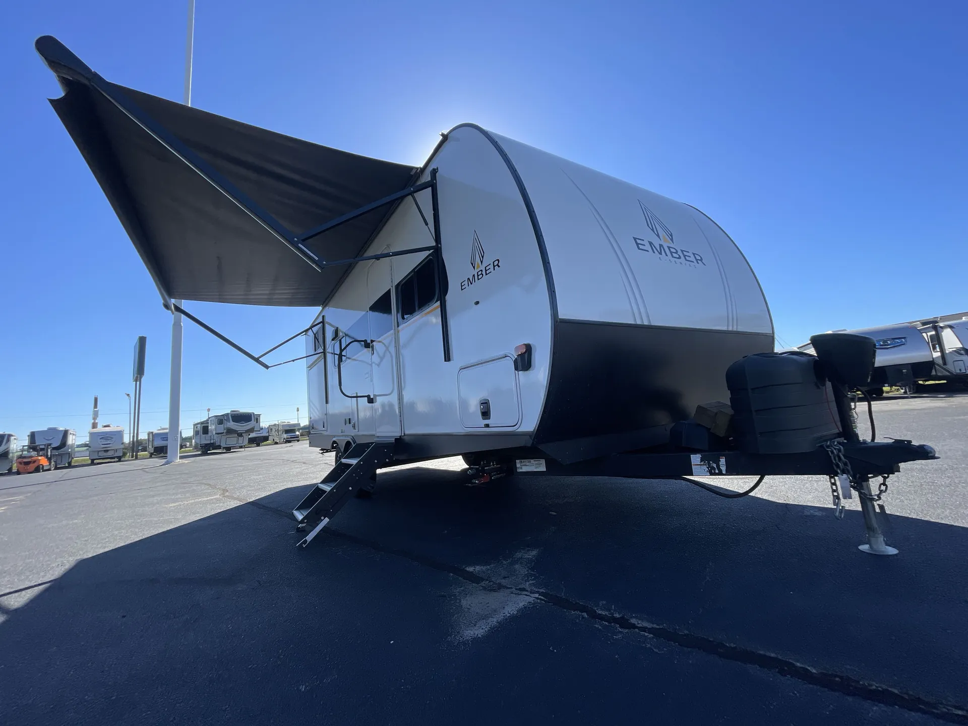 2025 Ember RV E-Series 22ETS - Photo 2