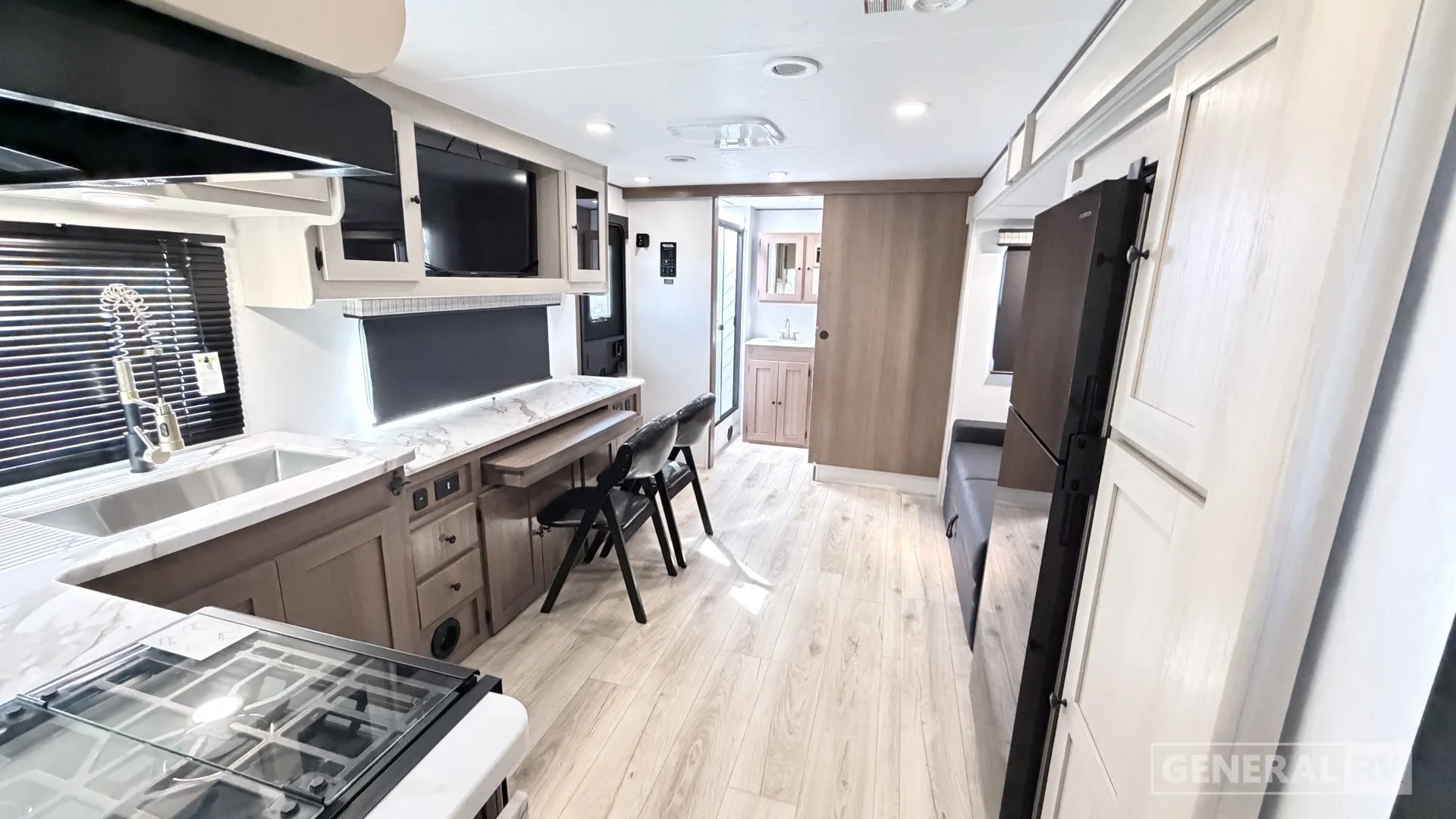 2026 Coachmen Apex Ultra Lite 244RBS - Photo 3