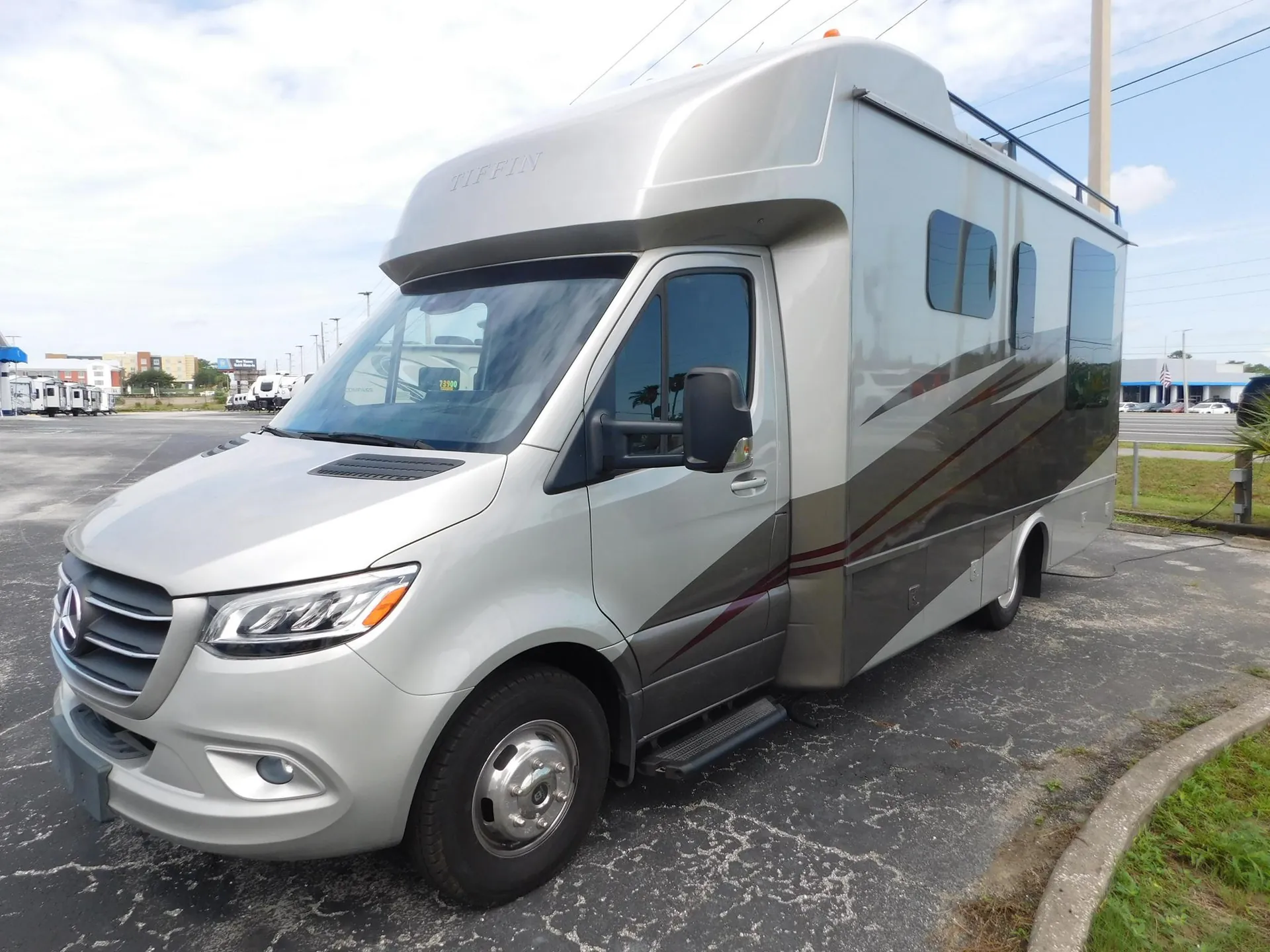 2024 Tiffin Wayfarer 25 RLW dealer photo 2 from Register RV Center