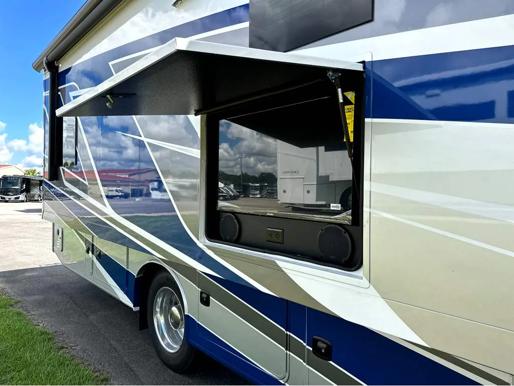 2027 Entegra Coach Vision XL 36C, Photos photo 7