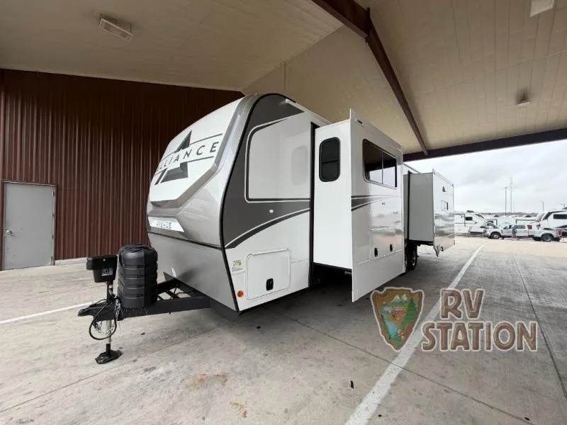2026 Alliance RV Avenue 332RL - Photo 2