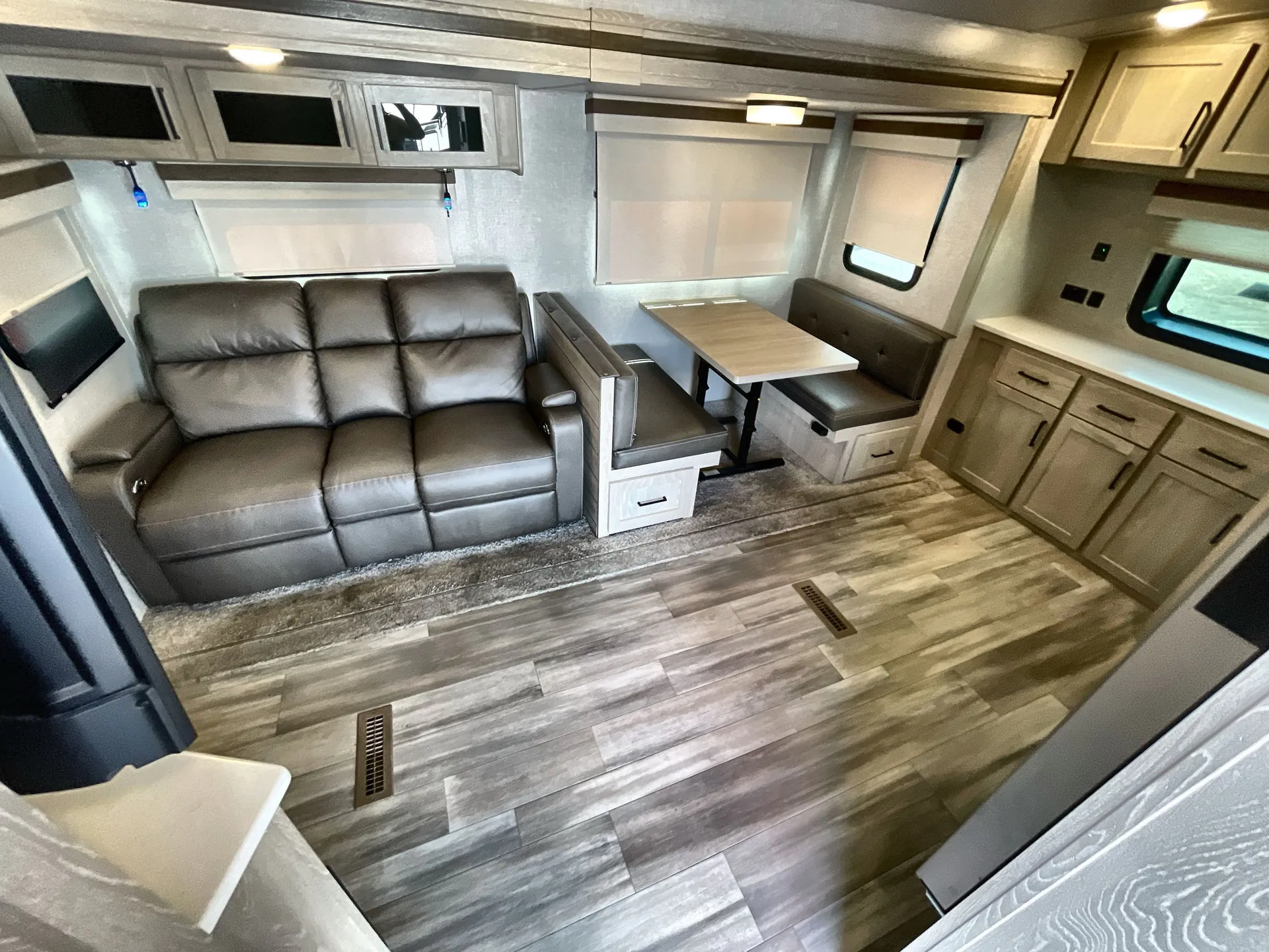 2022 Forest River Rockwood Ultra Lite 2608BS — living area main