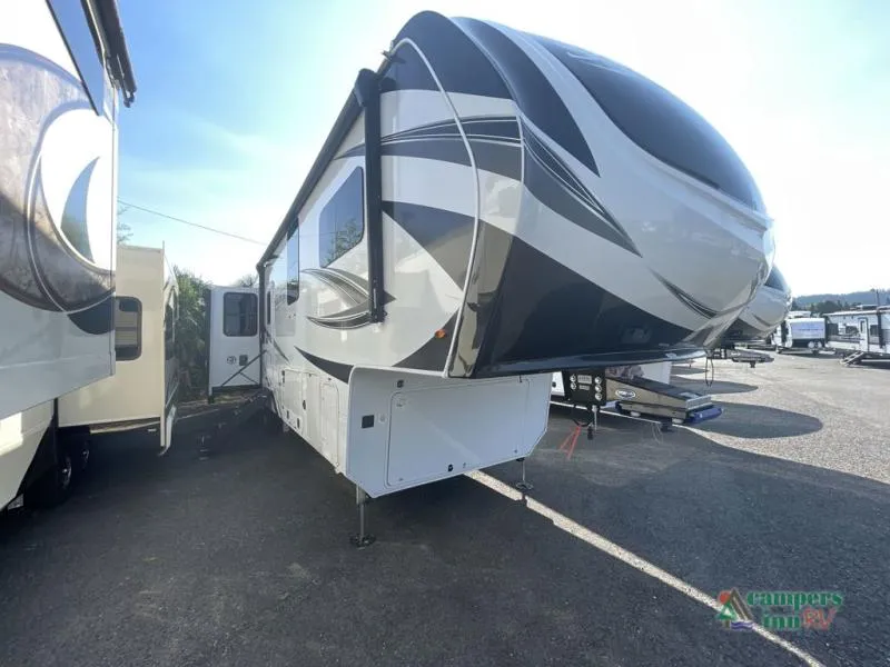 2025 Grand Design Solitude 378MBS - Photo 2