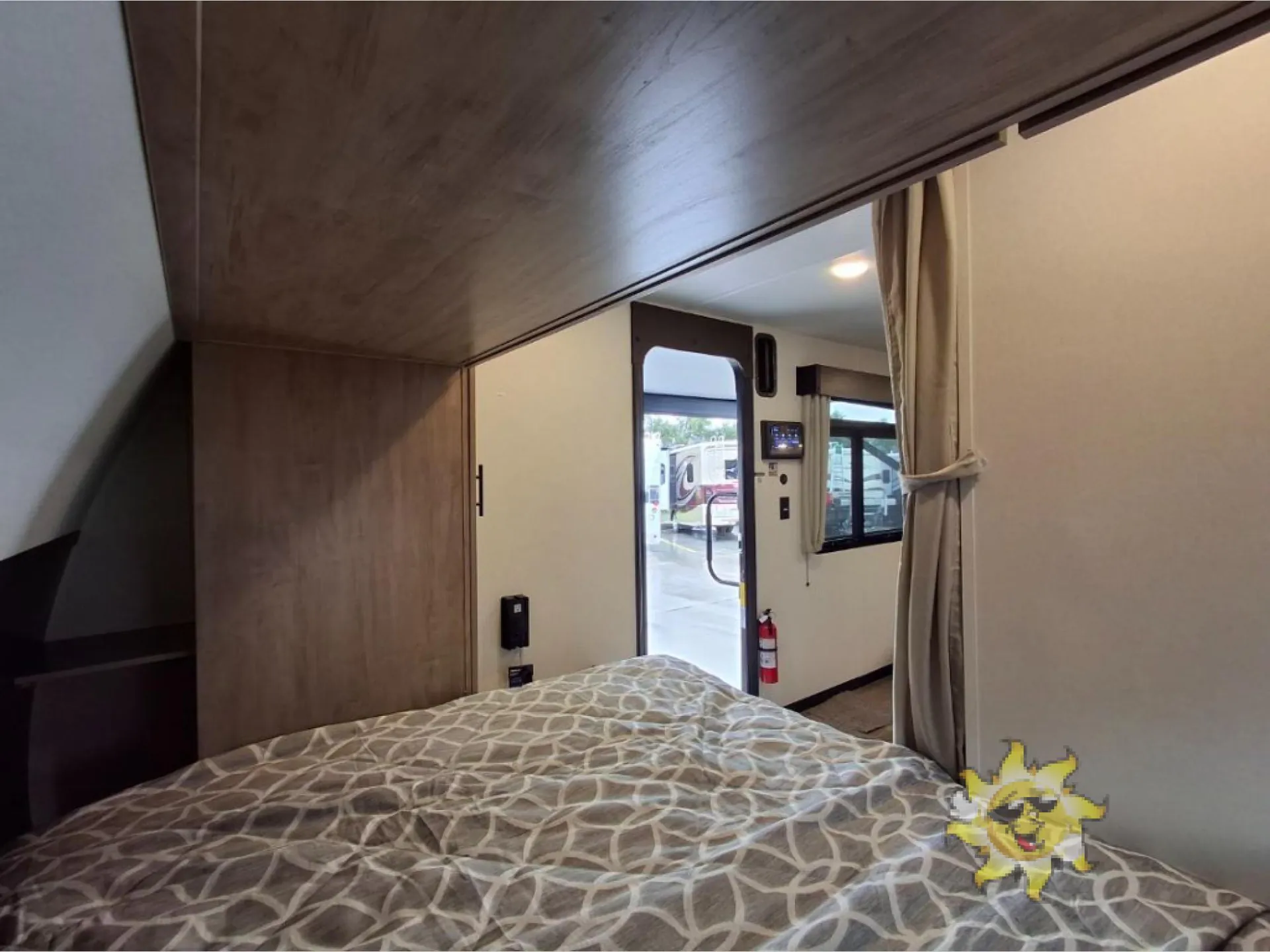 2027 Forest River Cherokee Grey Wolf Black Label 18RRBL — Photo 6