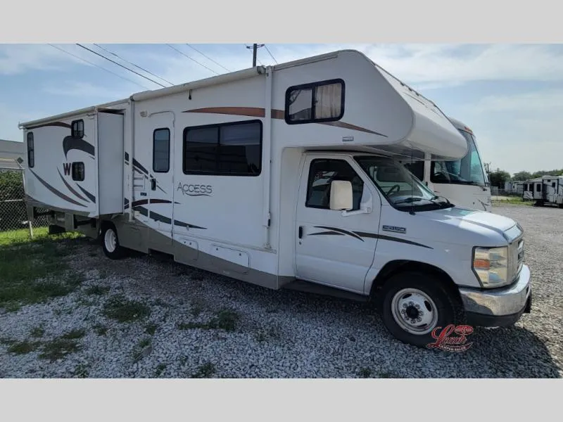 2008 Winnebago Access 31J - Photo 3