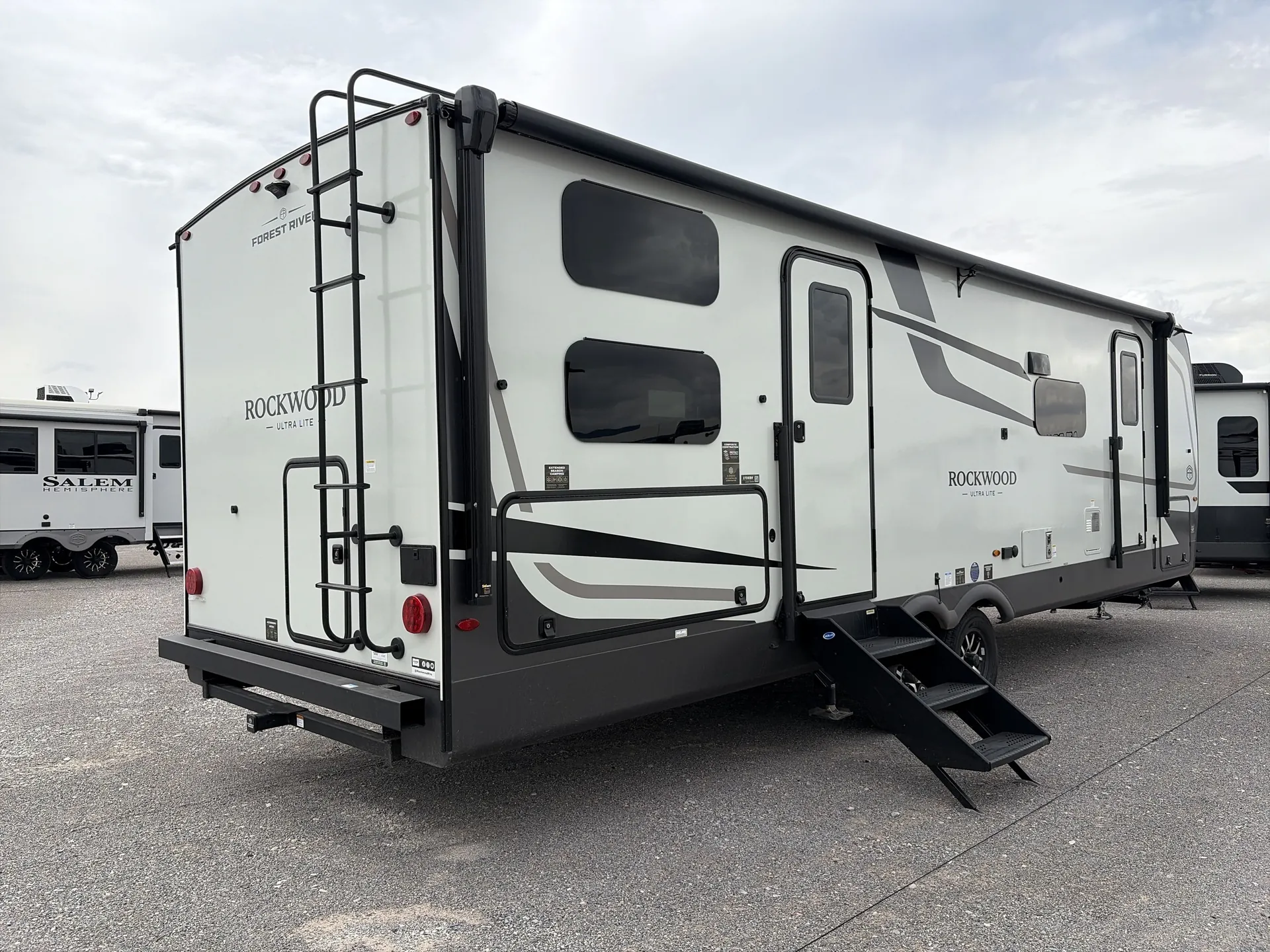 2027 Forest River Rockwood Ultra Lite 2706BH — backside