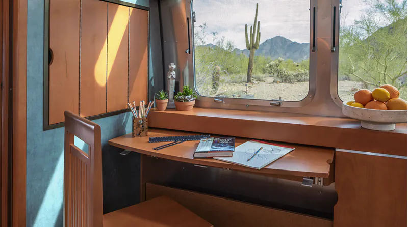 2027 Airstream Frank Lloyd Wright 28RB - Photo 4