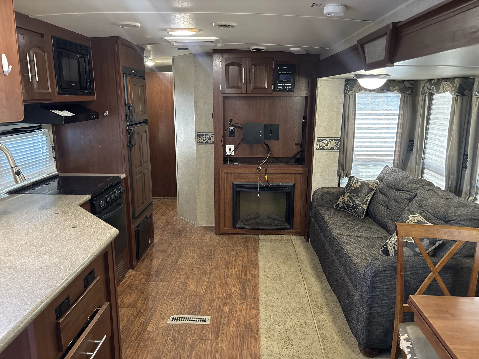 2014 Forest River Rockwood Signature Ultra Lite 8319SS — living area main