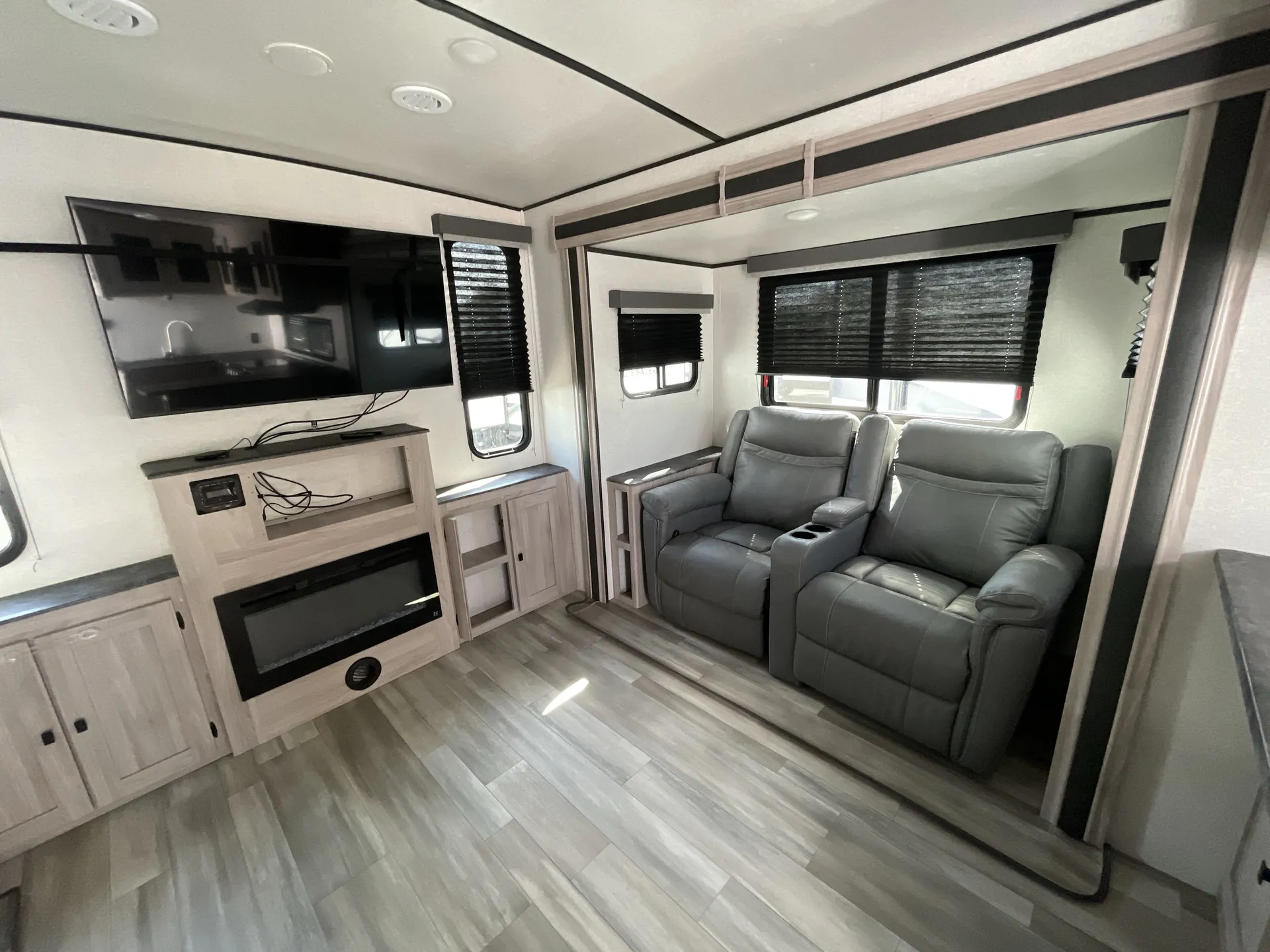2023 Coachmen Northern Spirit 2764RE — living area main