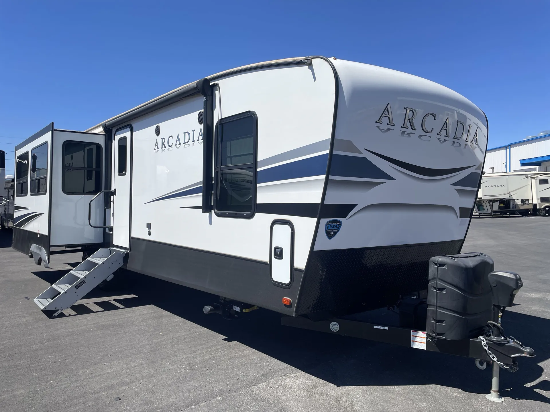 2022 Keystone Arcadia 370RL dealer photo 1 from Camping World