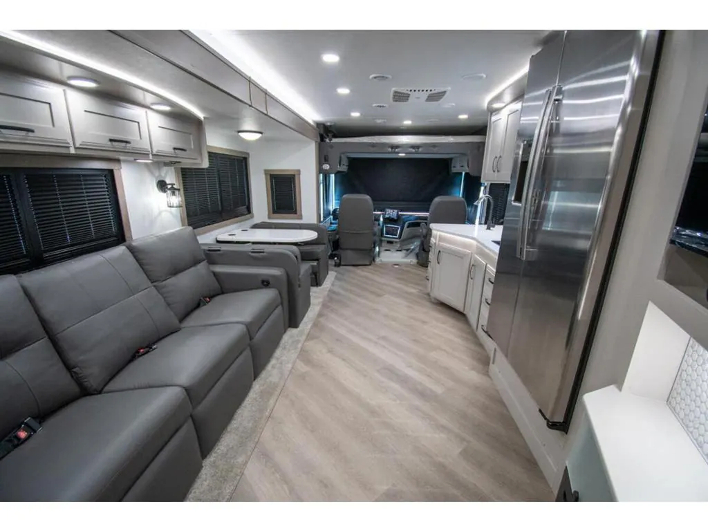 2027 Entegra Coach Emblem 36U, Photos photo 2