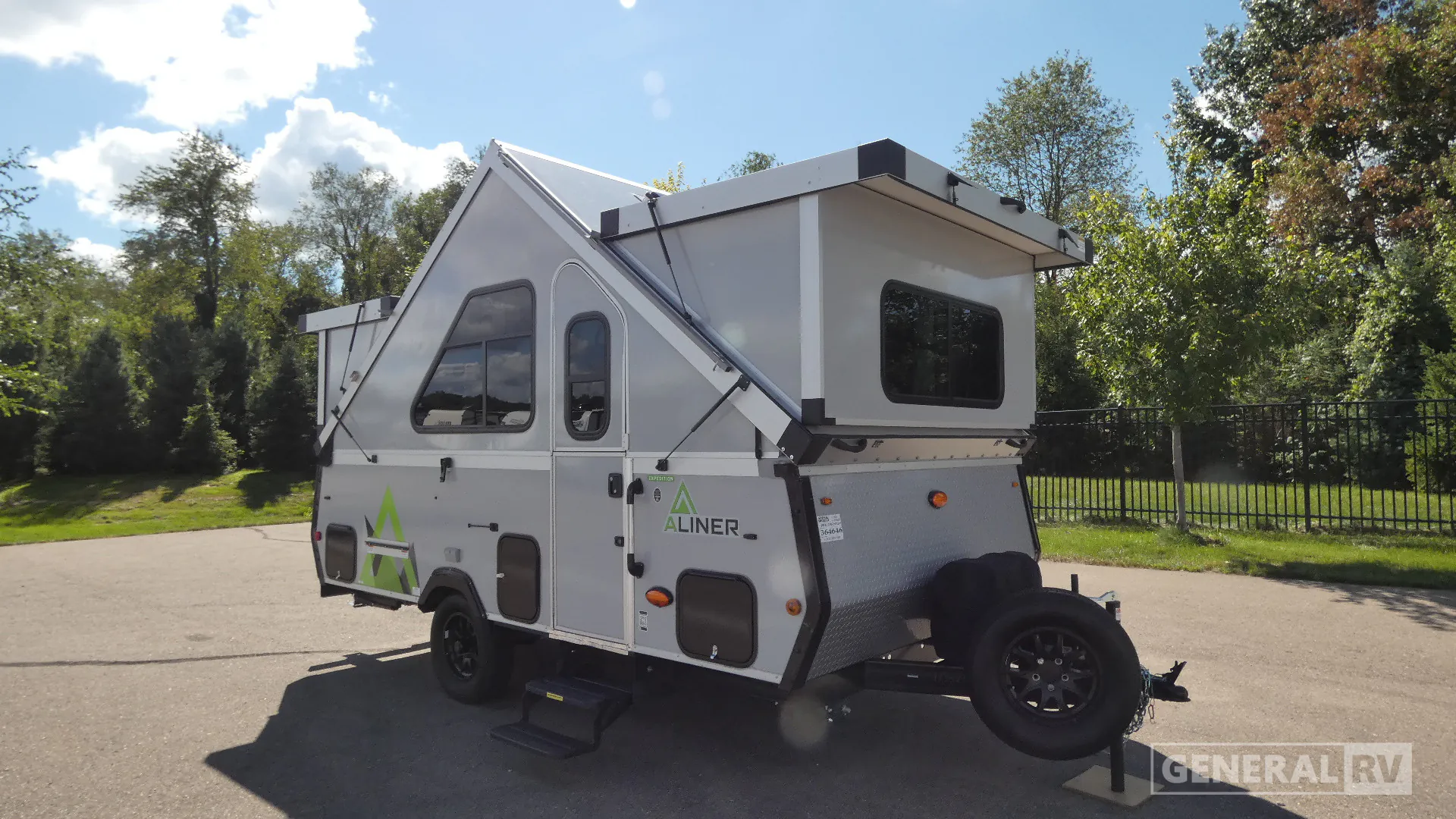 2026 Aliner Expedition Rear Sofa - Photo 2