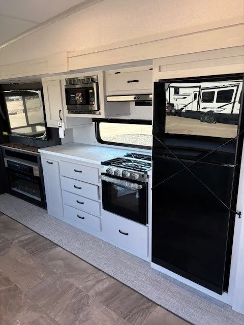 2026 Coachmen Chaparral Lite 27BAR - Photo 4