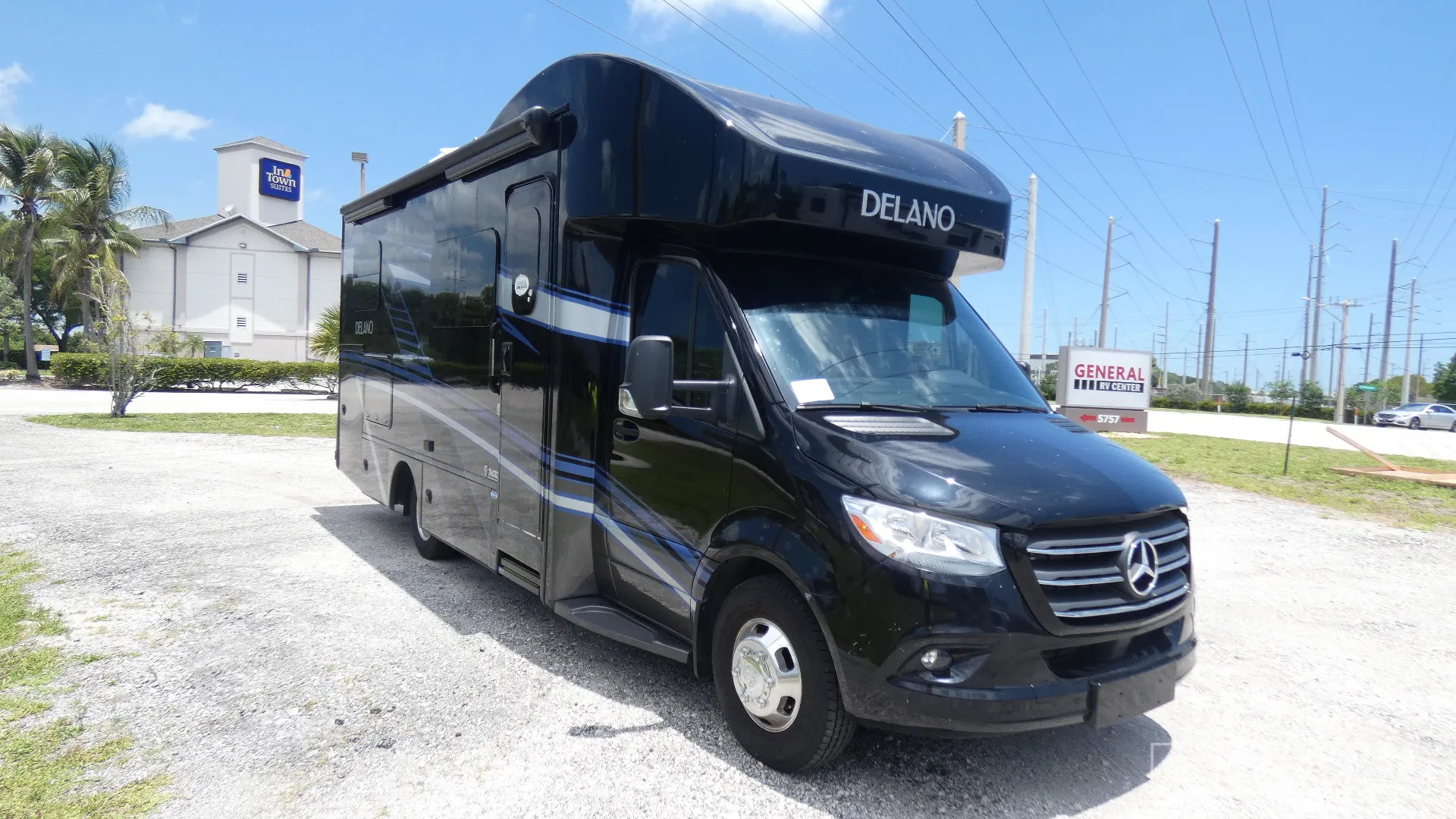 2024 Thor Motor Coach Delano 24XL - Photo 2