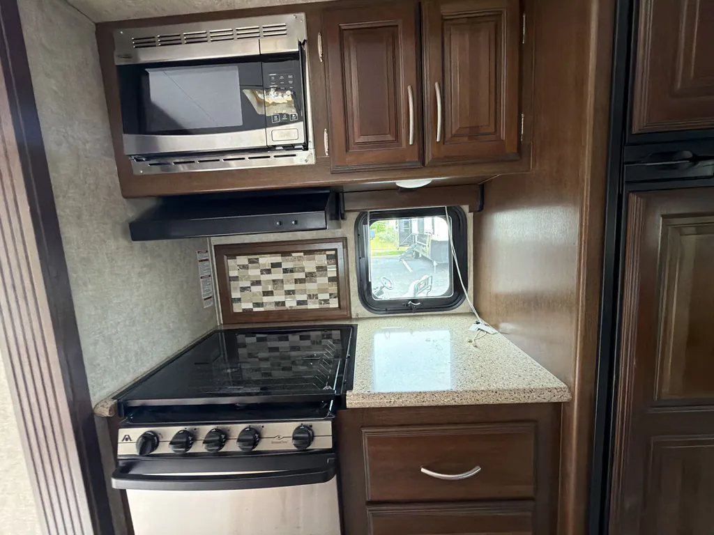 2017 Prime Time Crusader 295RST, Photos photo 6