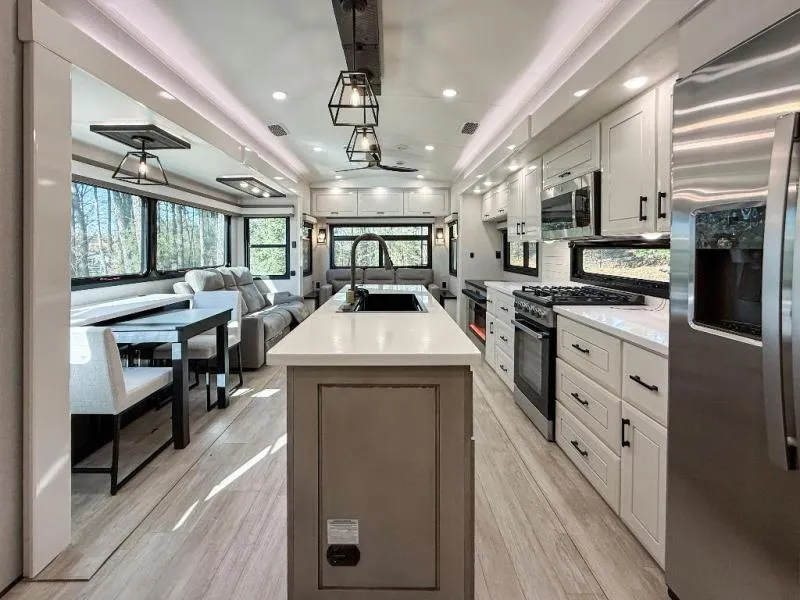 2026 Jayco Pinnacle 38SSWS - Photo 3