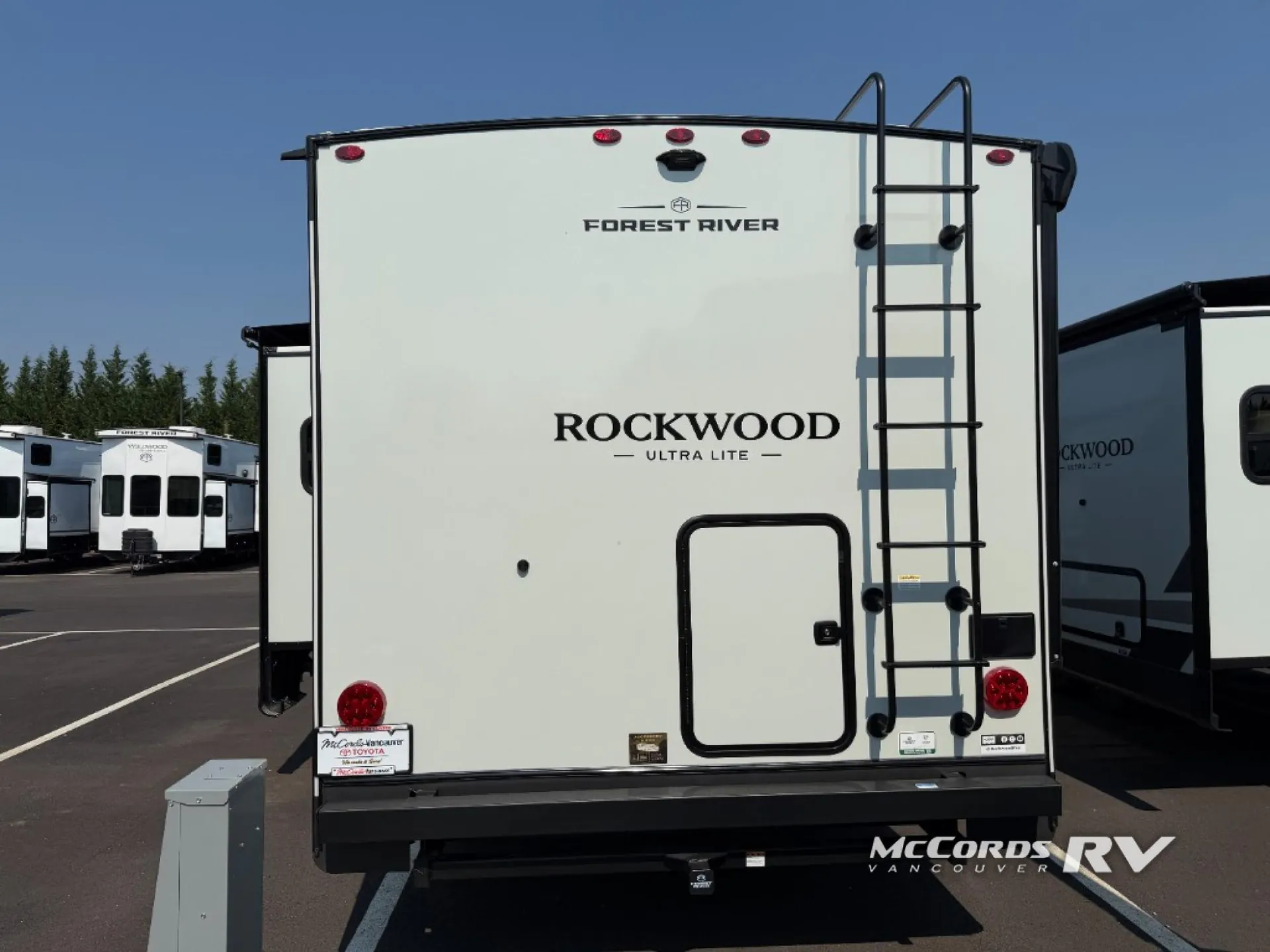 2027 Forest River Rockwood Ultra Lite 2706BH — Photo 7