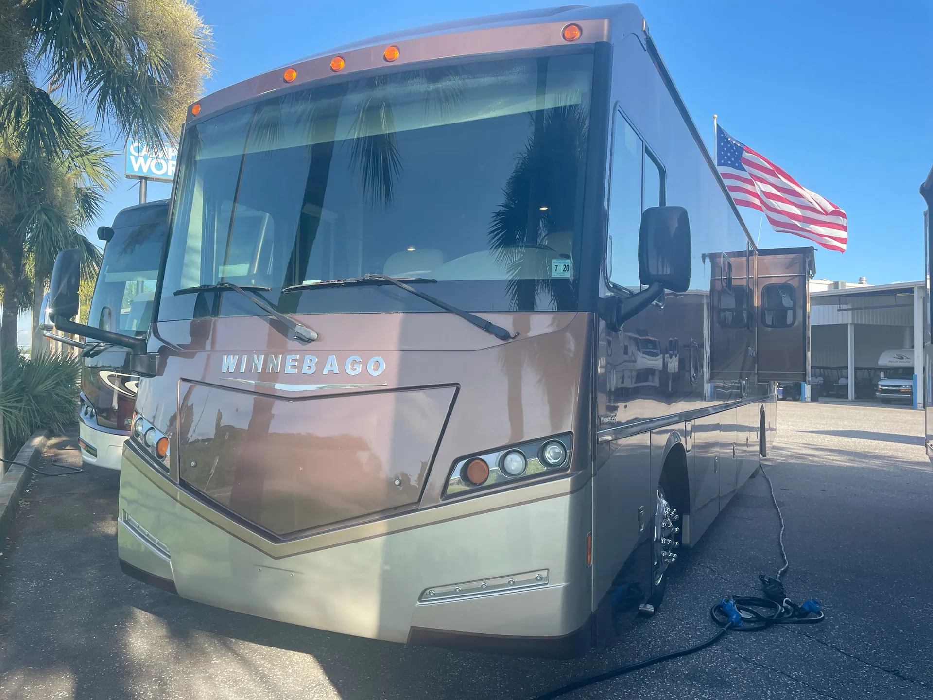 2015 Winnebago Forza 38R - Photo 2