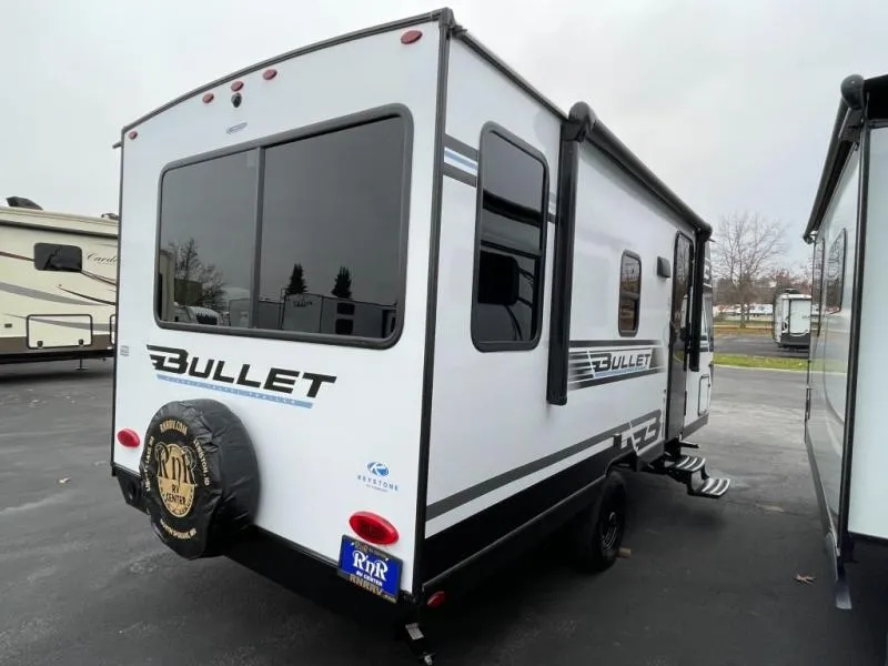 2025 Keystone RV Bullet 1900RD - Photo 4