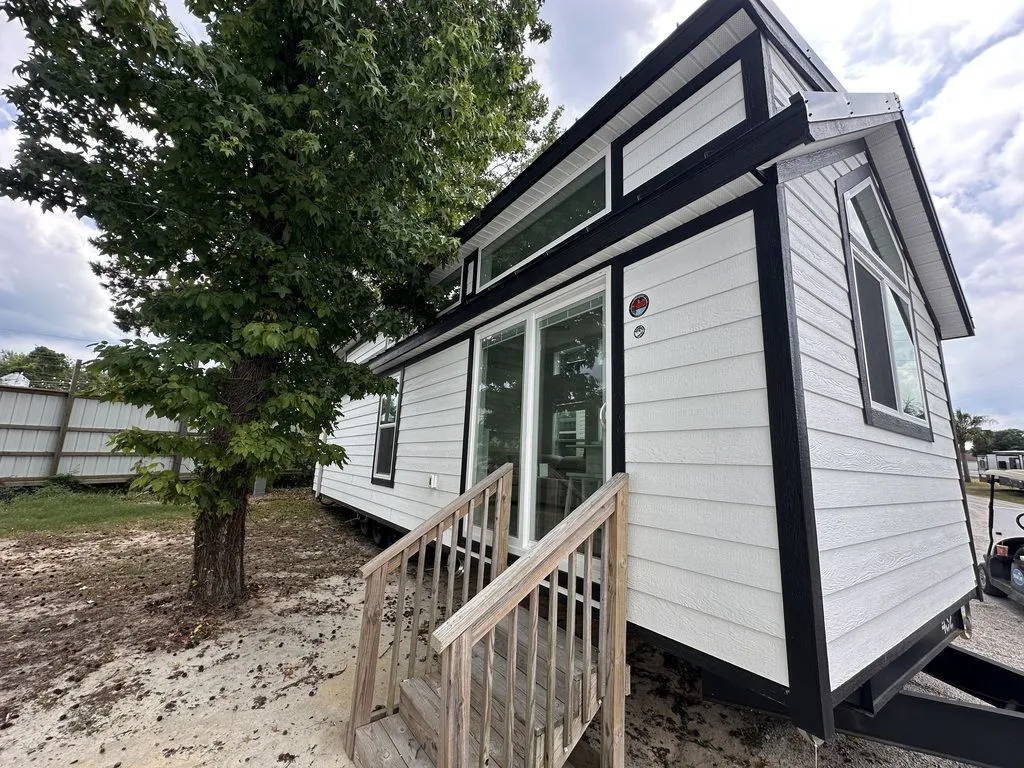 2026 GREAT OUTDOOR COTTAGE Bayview 140-L1-K2 - Photo 2