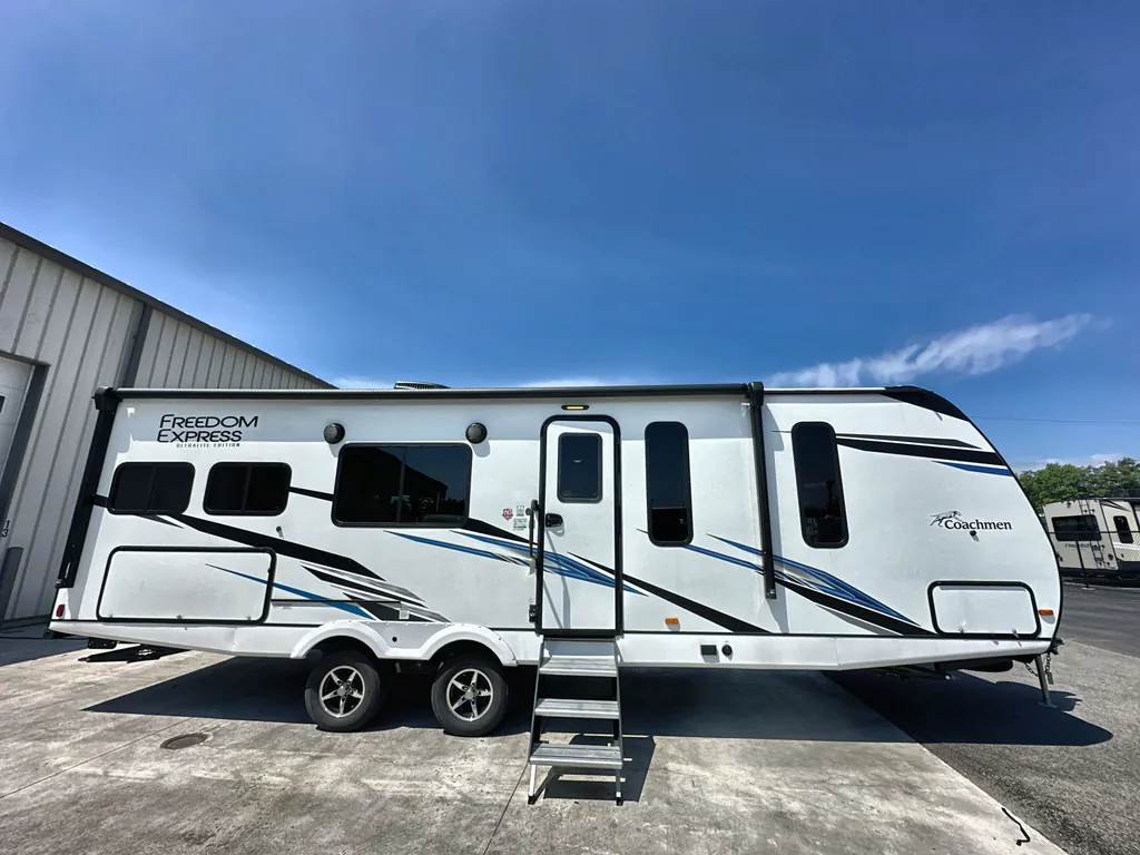 2023 Coachmen Freedom Express Ultra Lite 274RKS, Photos photo 5